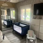 La De Pisones Feriehus *
